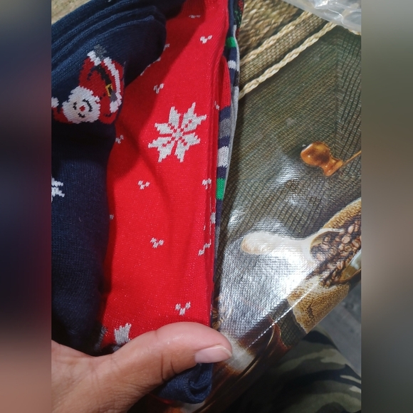 FRIENDS Gray Socks with Black Dog Design - Picture 4 of 8